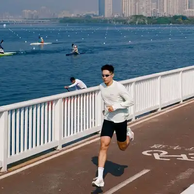 王彤